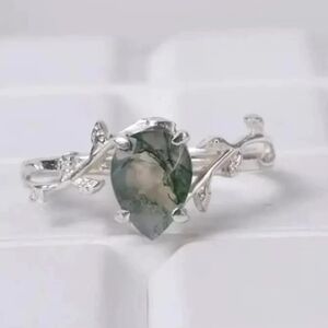 Elegant Silver and Moss Agate Ring